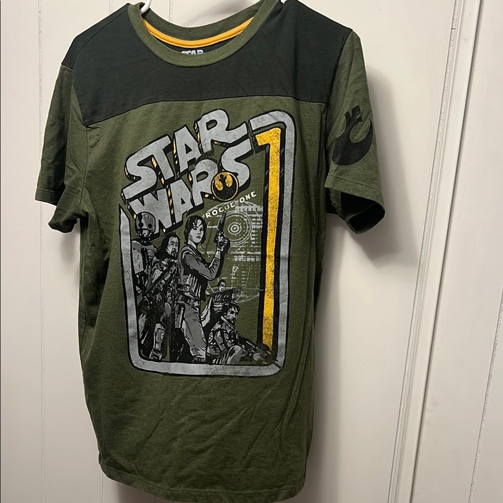 Star Wars womens Graphic T-Shirt - Green medium rogue one